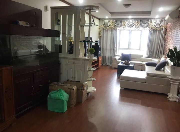 Cần cho thuê gấp căn hộ Giai Việt 3 phòng ngủ full nội thất