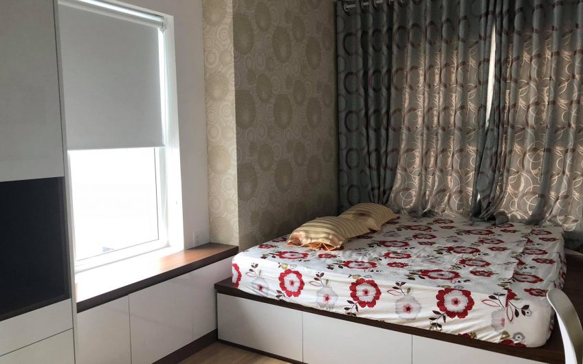 Cần cho thuê gấp căn hộ Xi Grand Court 2 phòng ngủ nội thất cơ bản