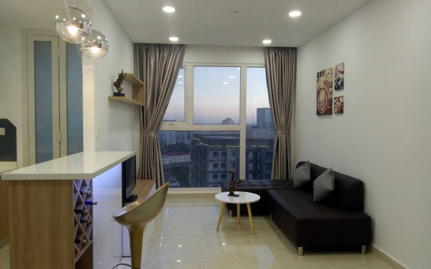 Gia đình cho thuê căn hộ Golden Star Q.7 nội thất đầy đủ  74m2 với 2 phòng ngủ giá 14 tr
